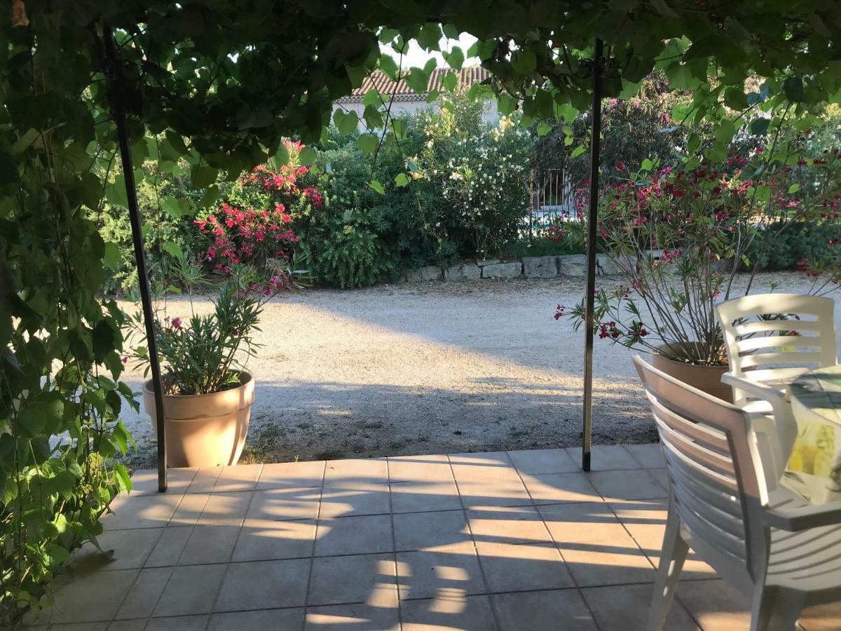 Les Buis Apartamento Carpentras Exterior foto